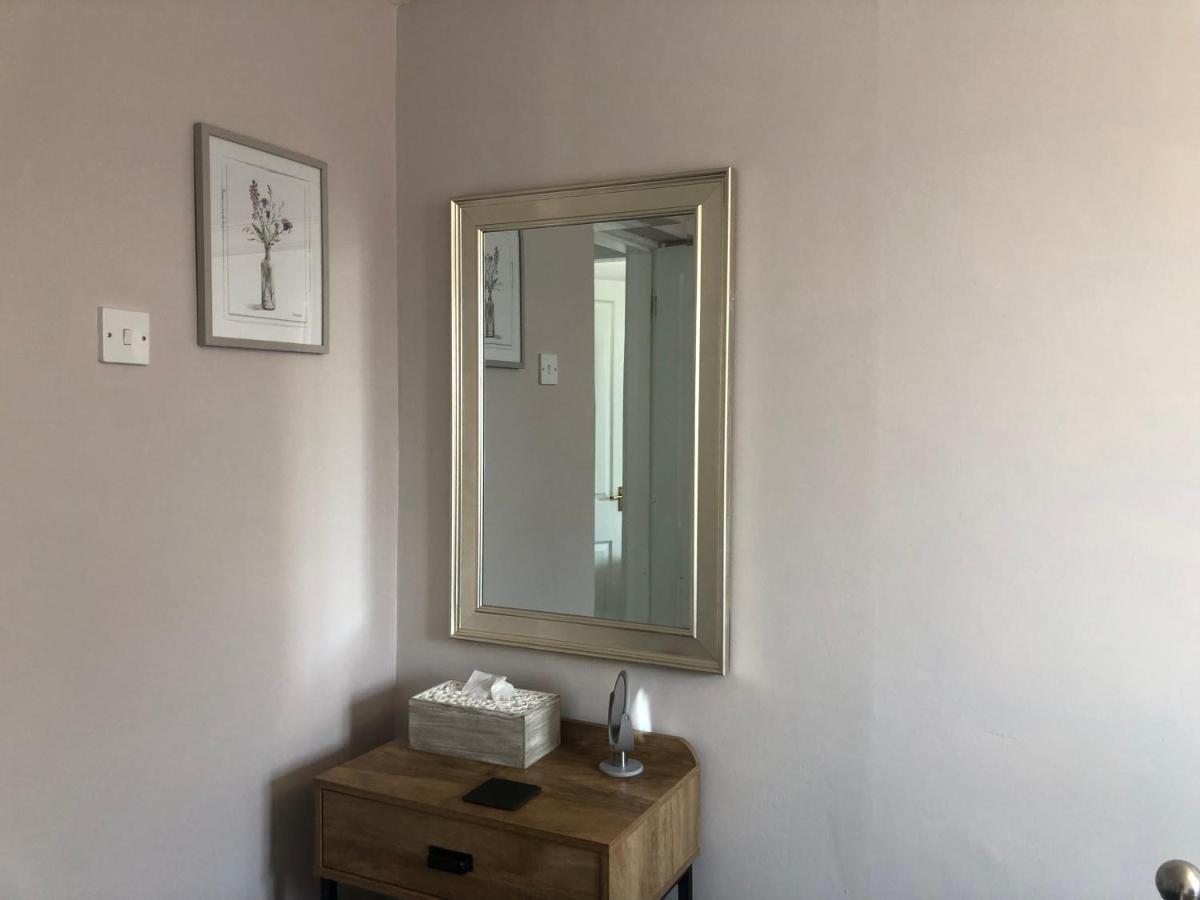 Little Park Holiday Homes Self Catering Cottages 1 & 2 Bedrooms Available Close To Tutbury Castle Экстерьер фото