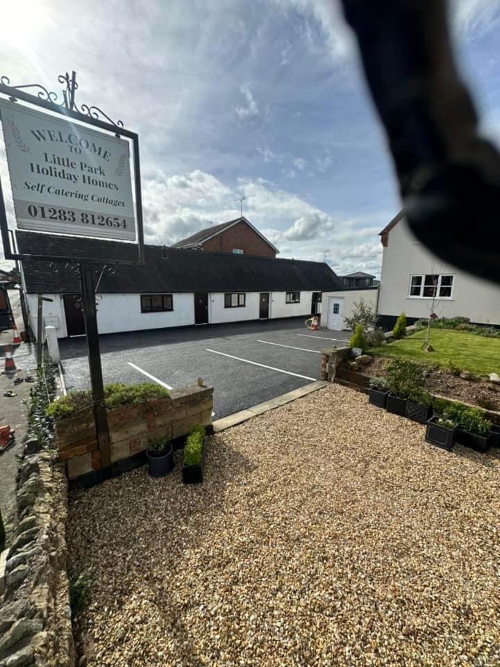Little Park Holiday Homes Self Catering Cottages 1 & 2 Bedrooms Available Close To Tutbury Castle Экстерьер фото