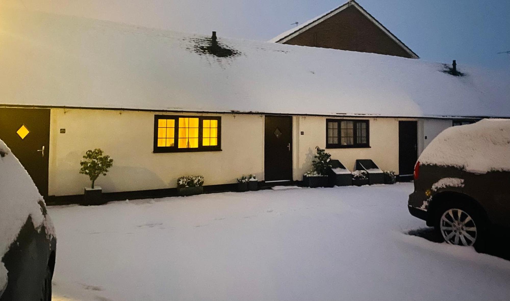 Little Park Holiday Homes Self Catering Cottages 1 & 2 Bedrooms Available Close To Tutbury Castle Экстерьер фото